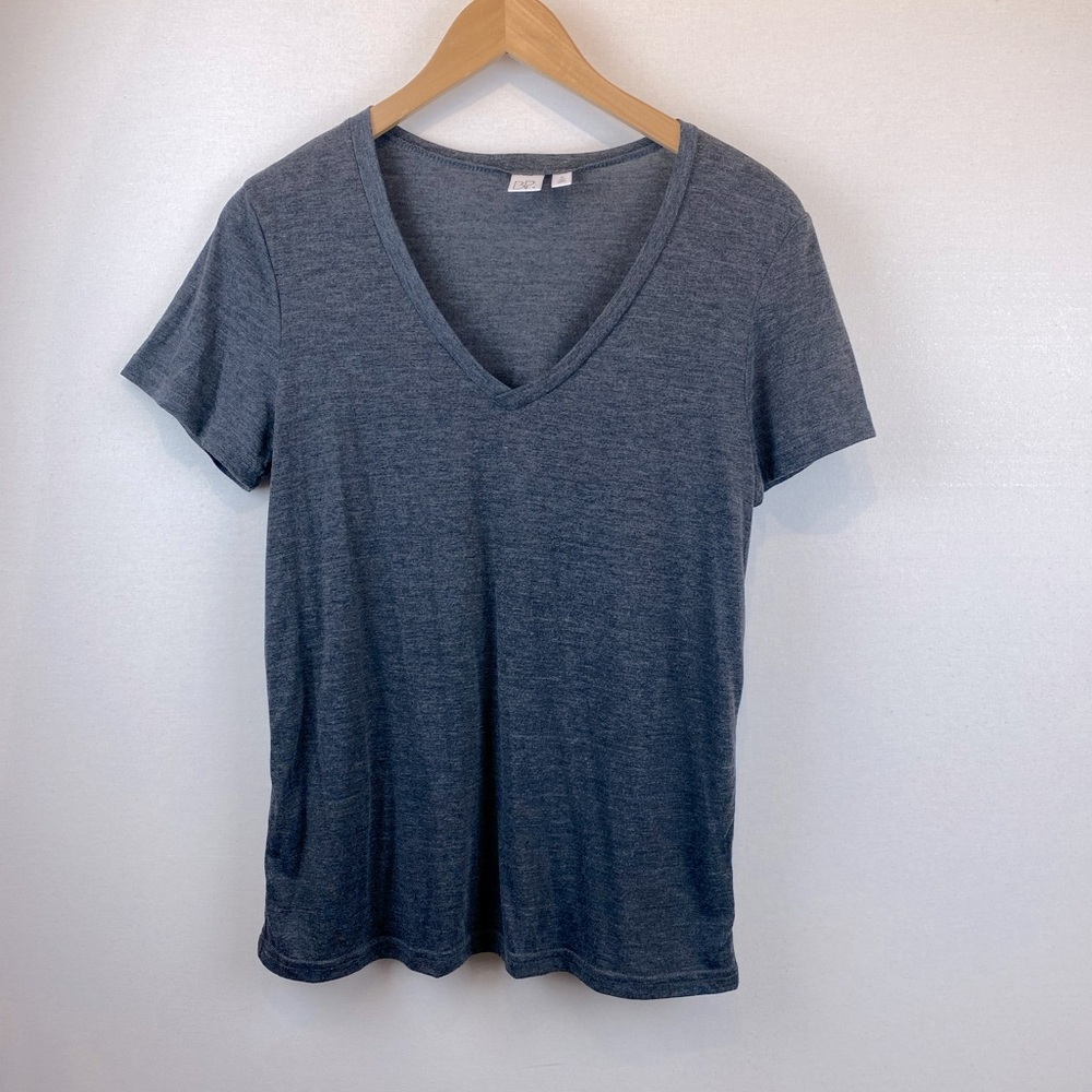 BP heather blue V neck tee NWOT ✨🦕🦕
